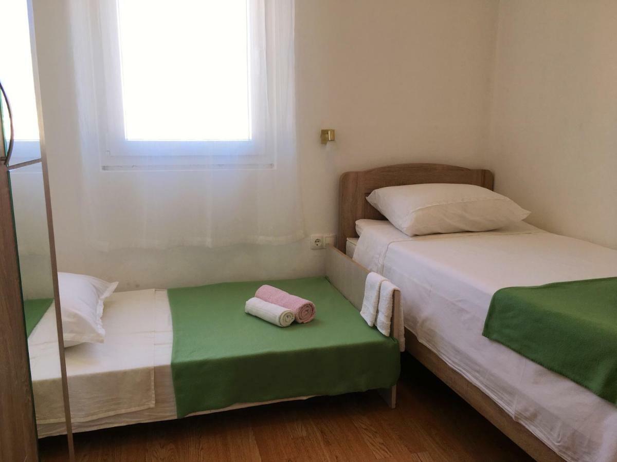 Apartment Marica Posedarje Buitenkant foto